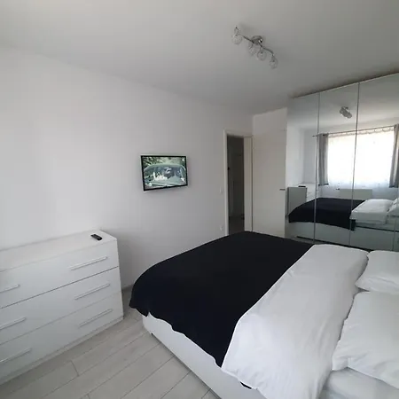 Apartament Coresi Promenada Coresi Apartment
