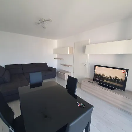 Apartament Coresi Promenada Coresi *